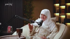 الدكتورة هيفاء يونس تقدم حديثًا عن فهم القرآن والعبادات بأسلوب هادئ وملهم يركز على تهذيب النفس.